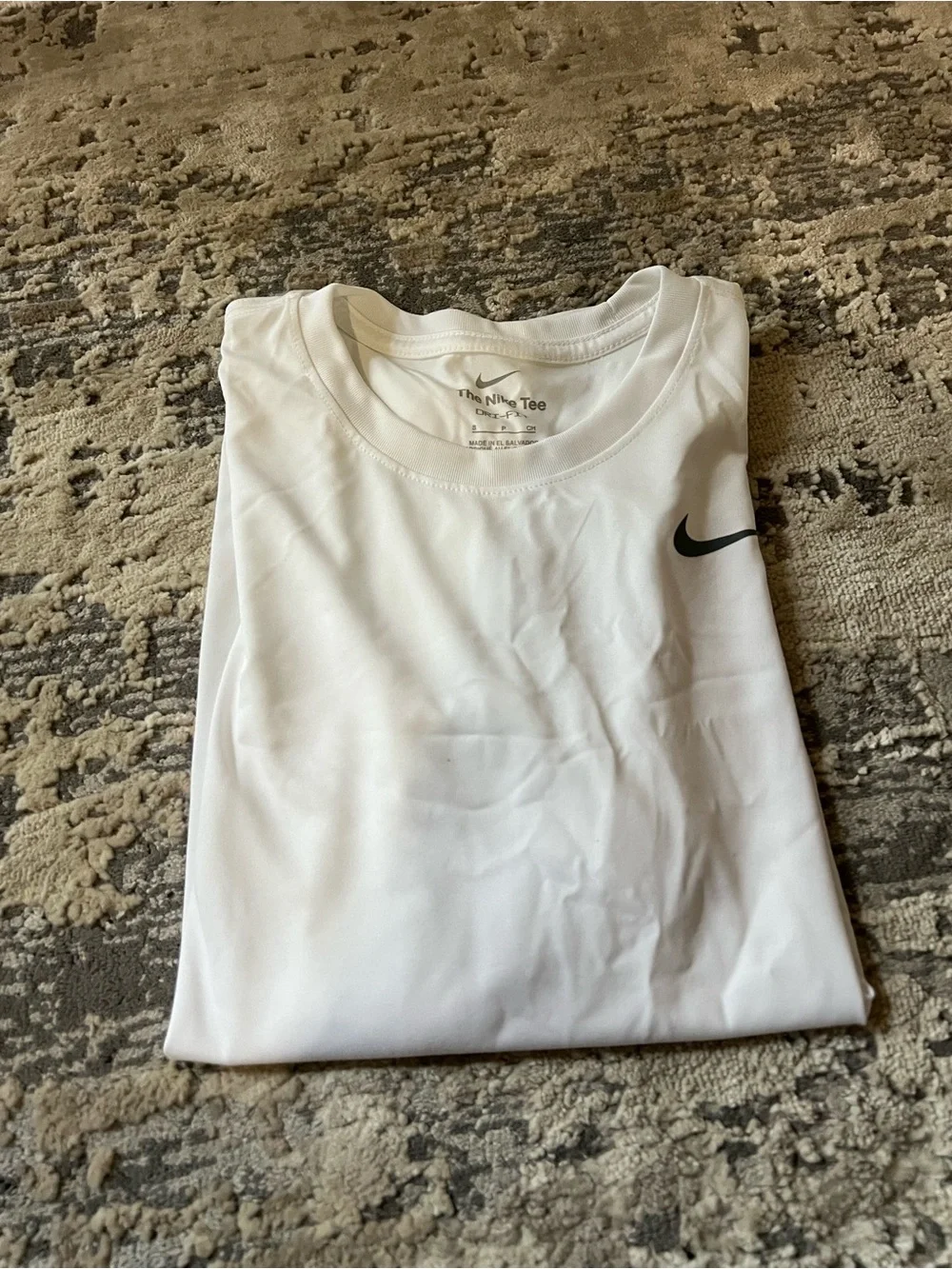 NWT Nike White Legend Short Sleeve T-Shirt Size Small